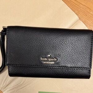 Kate Spade Black pebbled leather convertible wallet/crossbody with strap